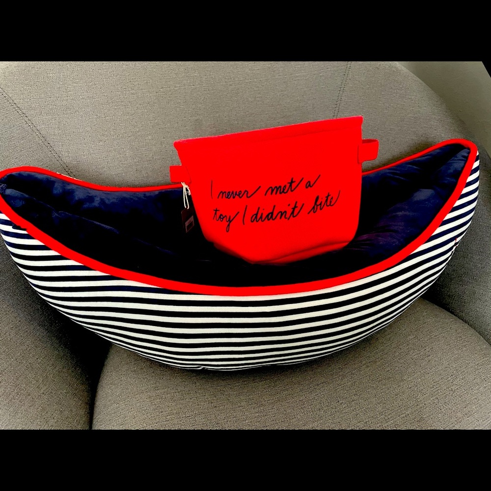 Navy Dog bed and toy bucket combo